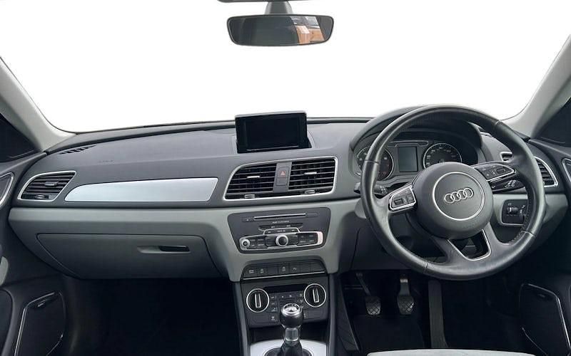 Usado Audi Q3 Design 150 HP (110 kW) 2016 Prateado SUV