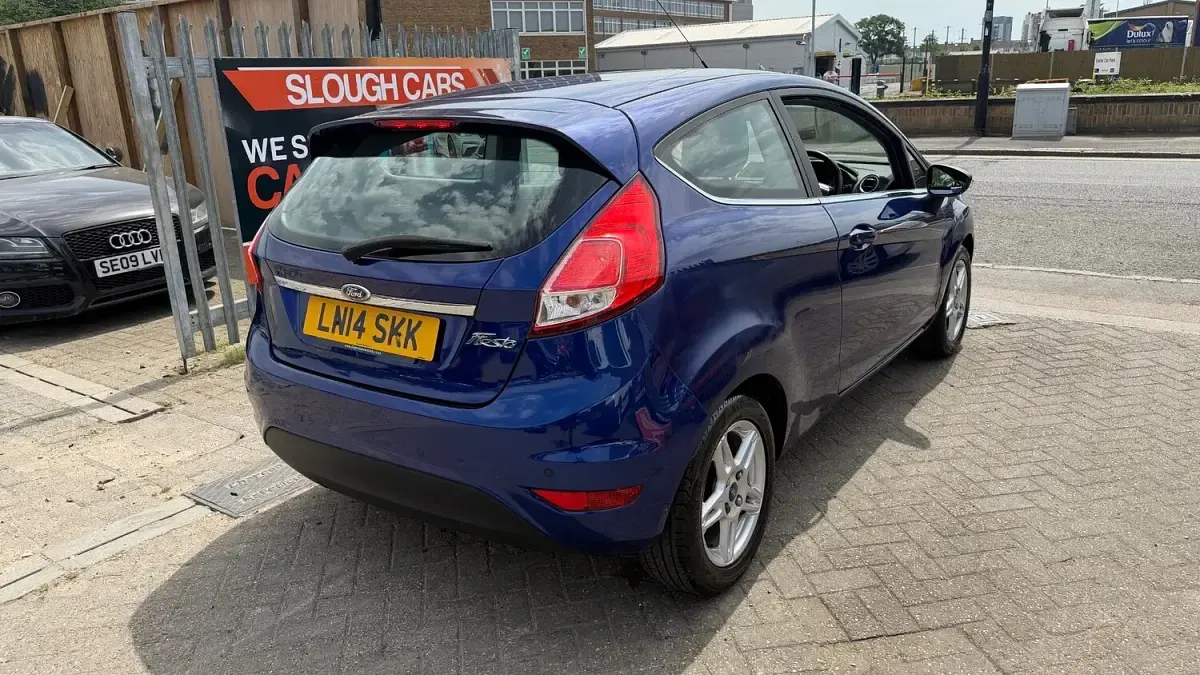 Usado Ford Fiesta Zetec 2014 Azul Citadino