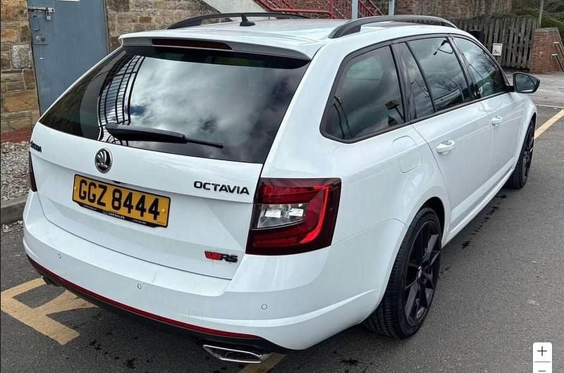 Used Skoda Octavia vRS 184 HP (135 kW) 2017 White Estate