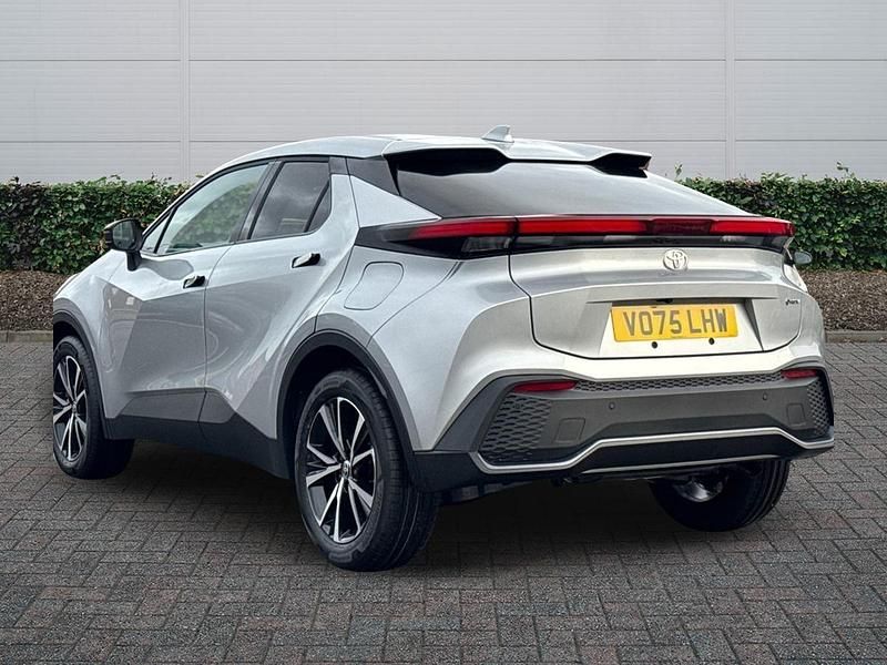 New Toyota C-HR Design 2025 Silver SUV