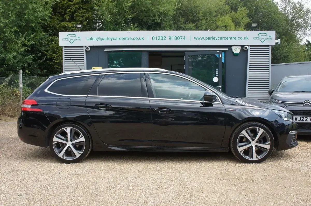 Used Peugeot 308 SW GT-line 130 HP (95 kW) 2019 Black Estate