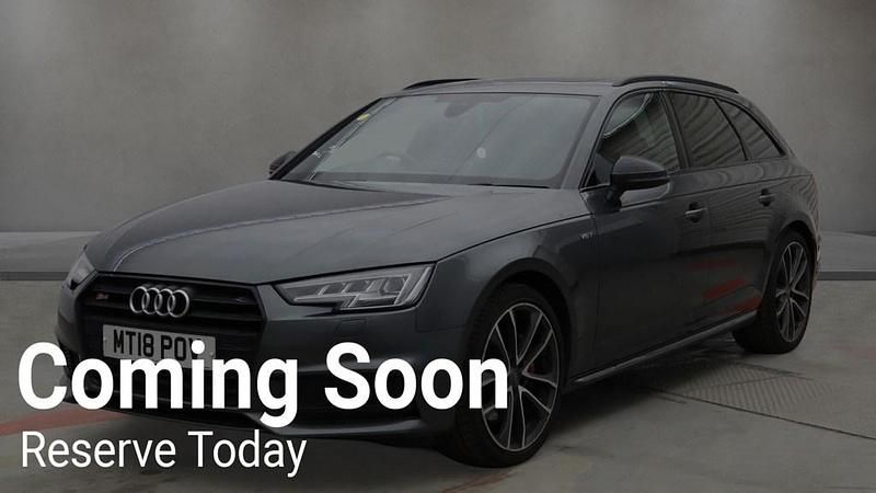 Used Audi A4 Advanced 2018 Grey Estate