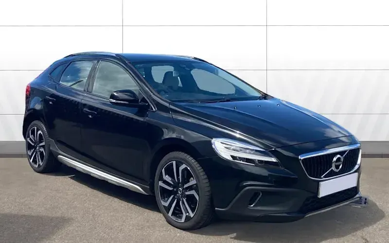 Used Volvo V40 Pro 152 HP (111 kW) 2019 Hatchback