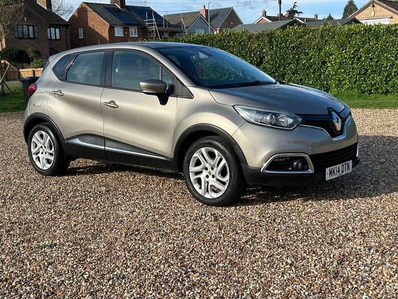 Used Renault Captur Dynamique 90 HP (66 kW) 2014 Beige SUV