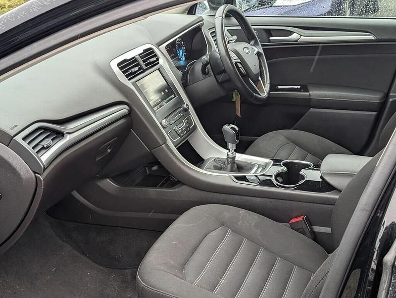 Used Ford Mondeo Zetec 2015 Black Hatchback