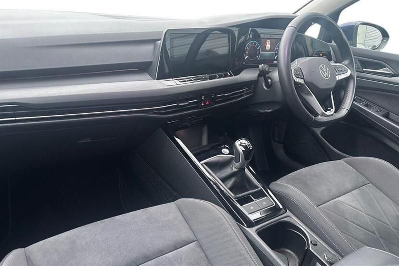 Used VW Golf VIII Edition 150 HP (110 kW) 2023 Atlantic blue Hatchback