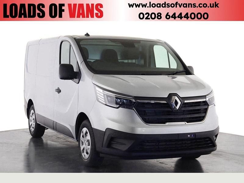 Grey Used 2024 Renault Trafic MPV | £18,490 (Fair price) - Image 1/4