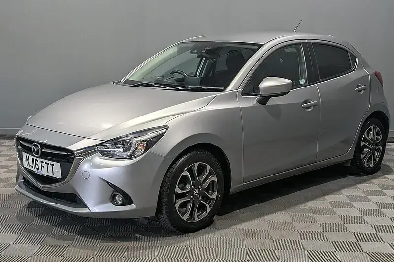 Used Mazda 2 Inclusive 115 HP (84 kW) 2016 Silver Hatchback