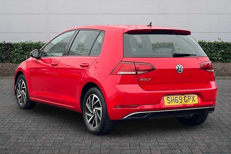 Used VW Golf VII Match 150 HP (110 kW) 2019 Red Hatchback