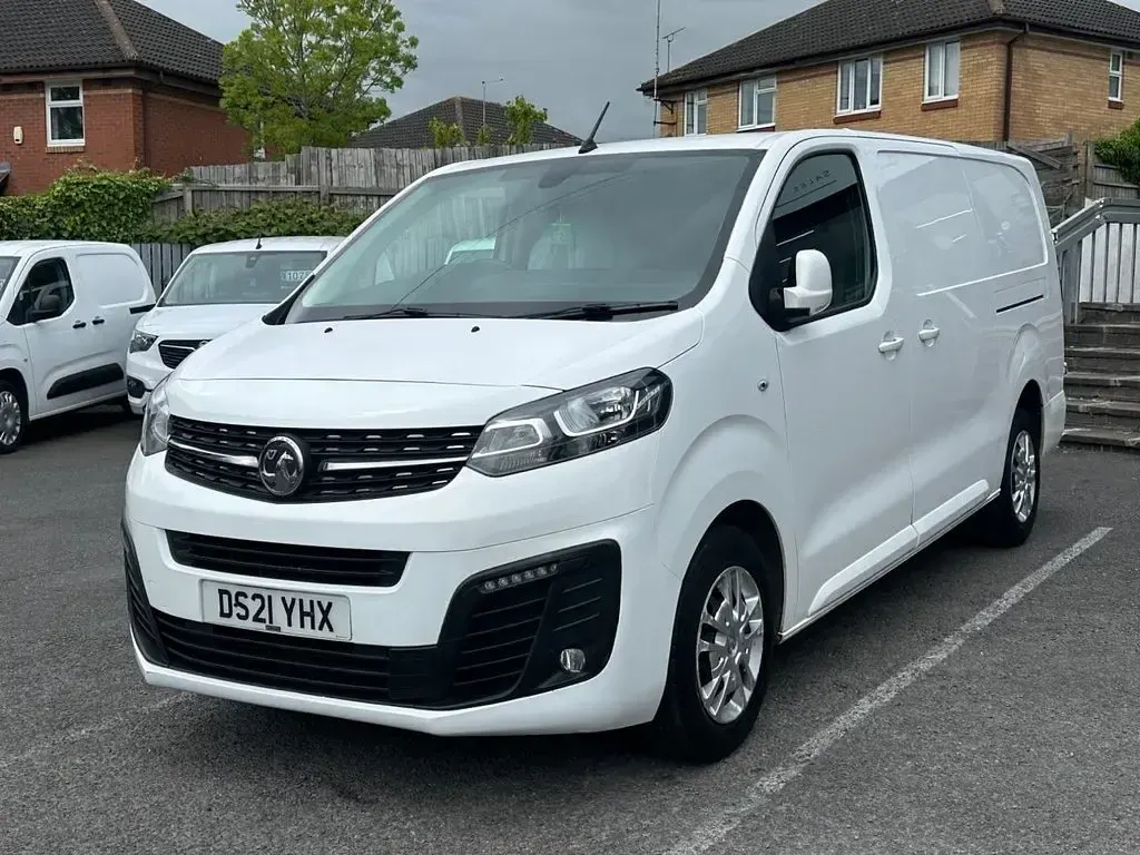 Used Vauxhall Vivaro Sportive 100 HP (73 kW) 2021 White MPV