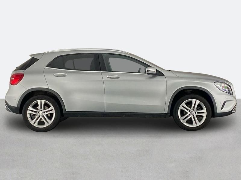 Used Mercedes GLA220 Premium 170 HP (125 kW) 2015 Silver SUV