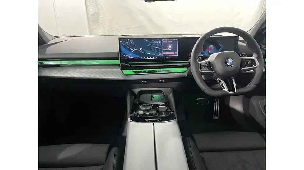 Used BMW 520 M Sport 205 HP (150 kW) 2025 Green Sedan