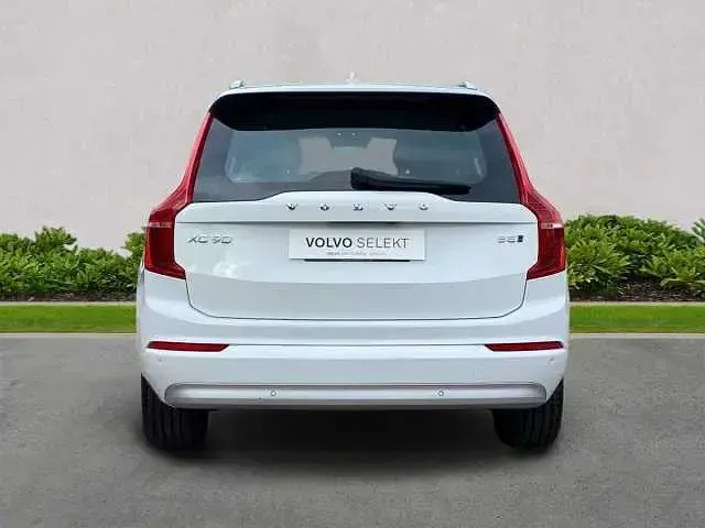 Used Volvo XC90 Momentum 235 HP (172 kW) 2022 SUV