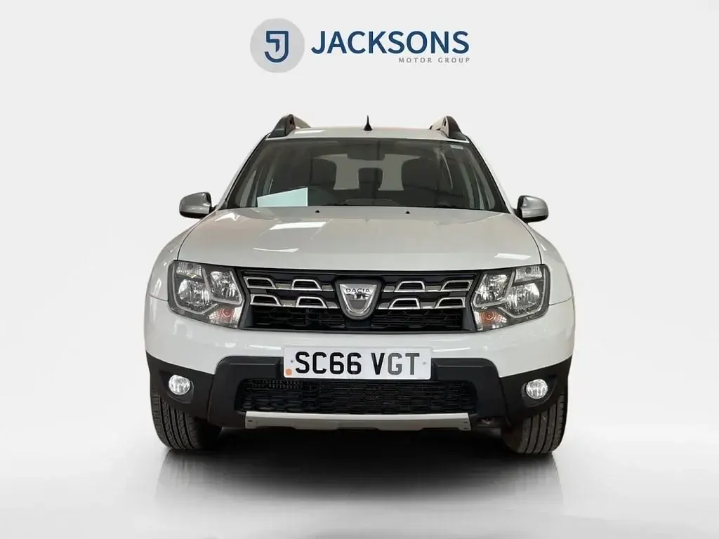 Usado Dacia Duster Lauréate 110 HP (80 kW) 2017 Branco SUV