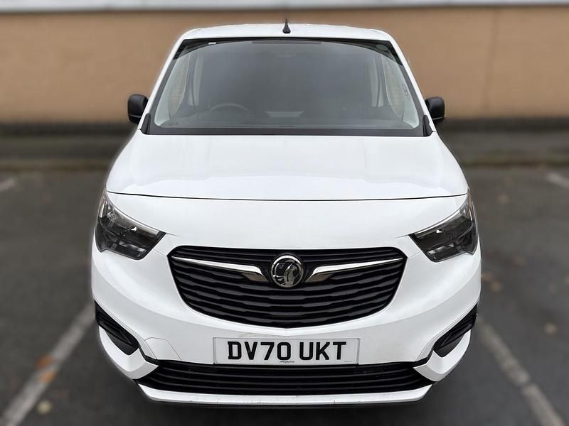 Used Vauxhall Combo Sportive 100 HP (73 kW) 2020 White Van