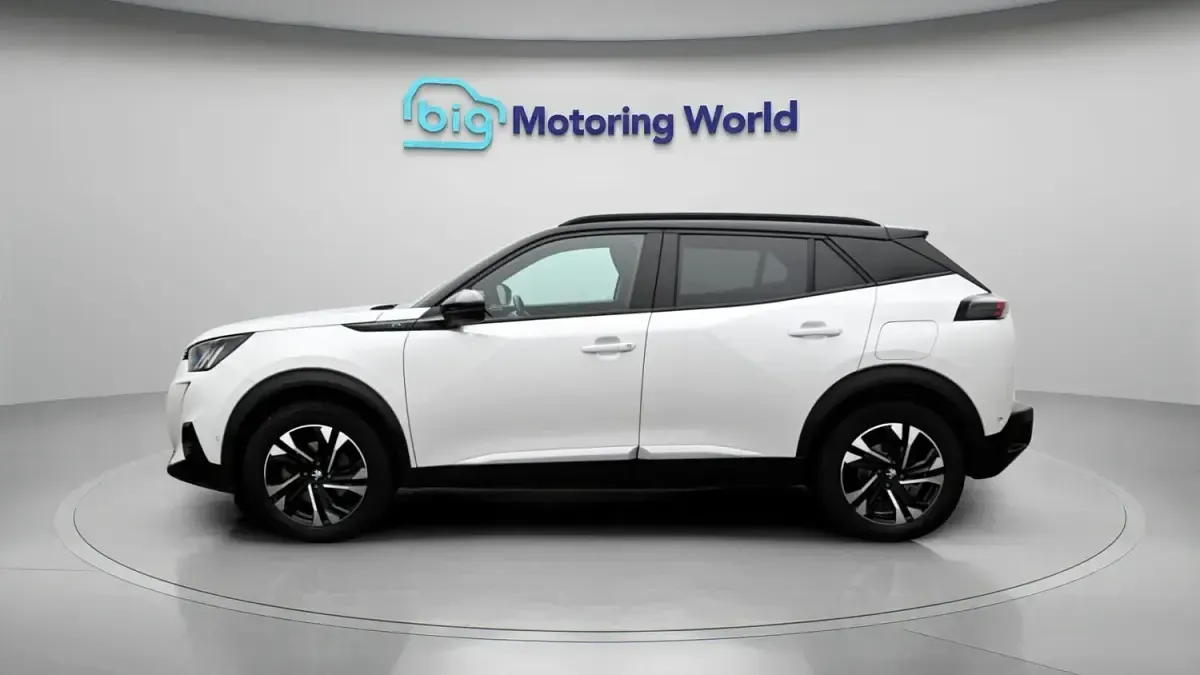 Używany Peugeot e-2008 GT 98 kW (134 KM) 2021 Biały SUV