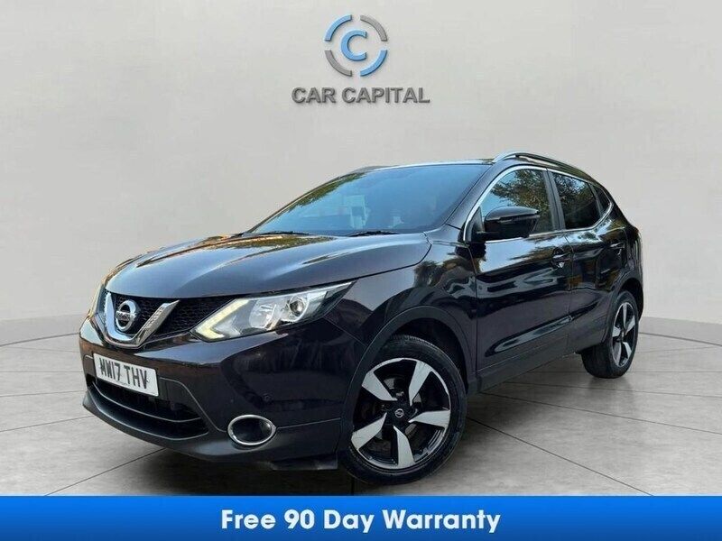 Black Used 2017 Nissan Qashqai N-Vision SUV | £7,990 (Fair price) - Image 1/3