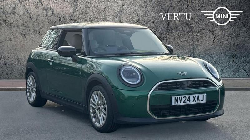 Used Mini Cooper Hatch 156 HP (114 kW) 2024 Green Hatchback