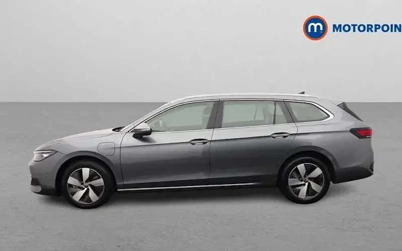 Begagnad VW Passat Life 204 HK (150 kW) 2025 Grå Kombi