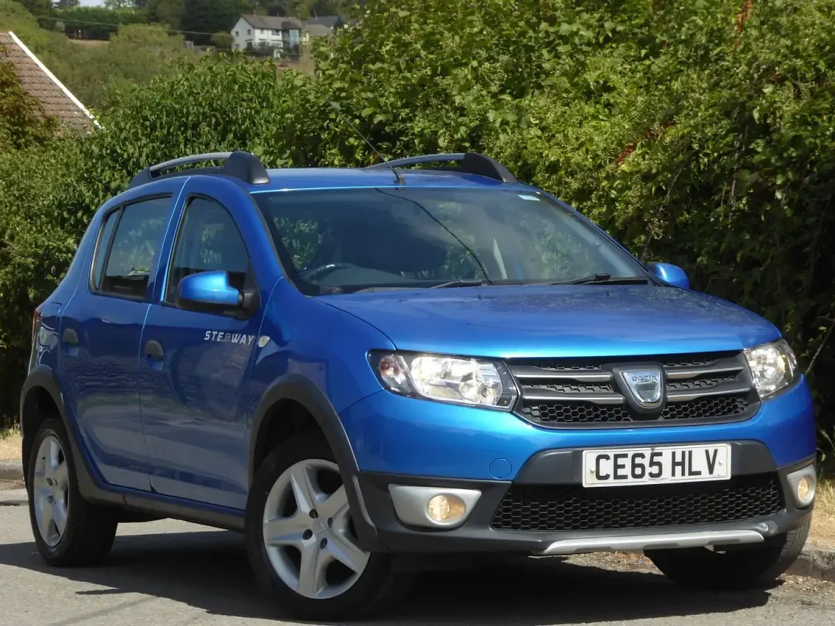 Used Dacia Sandero Lauréate 2016 Blue Hatchback