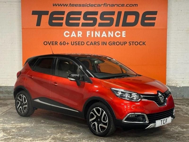 Red Used 2016 Renault Captur Signature SUV | £6,495 (Fair price) - Image 1/4