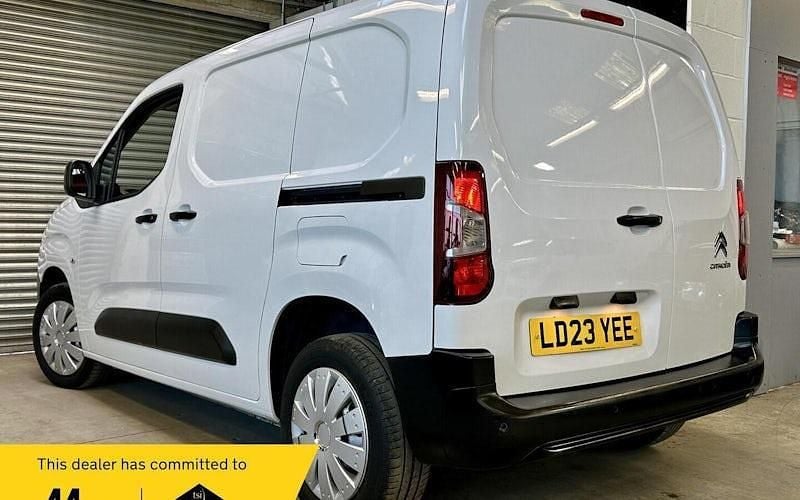 Used Citroën Berlingo 102 HP (75 kW) 2023 White MPV
