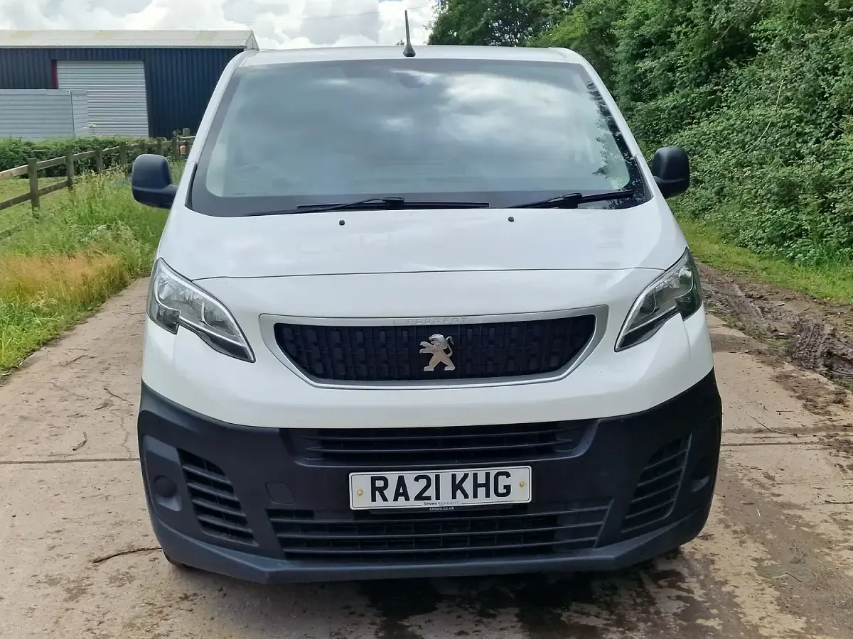 Used Peugeot Expert 120 HP (88 kW) 2021 White Van