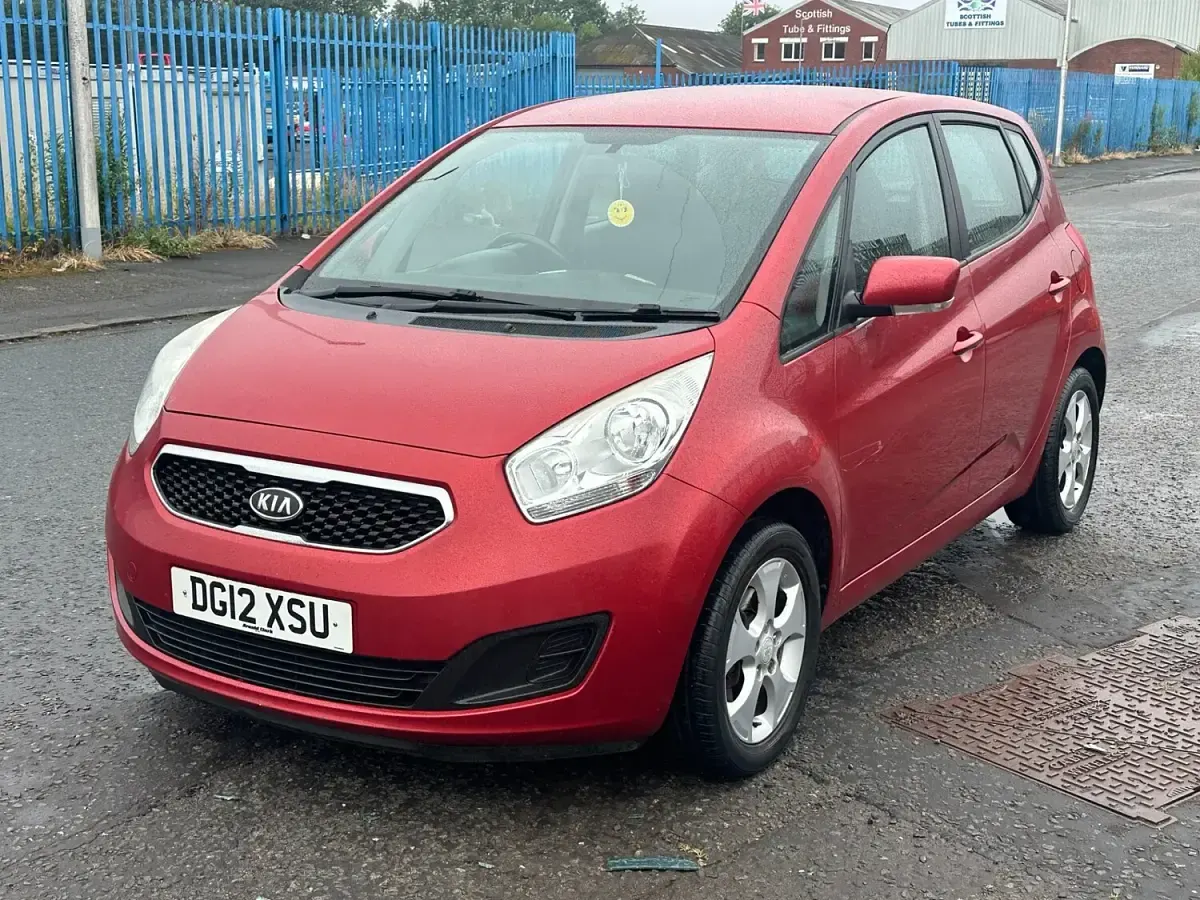 Used Kia Venga 125 HP (91 kW) 2012 Red Hatchback