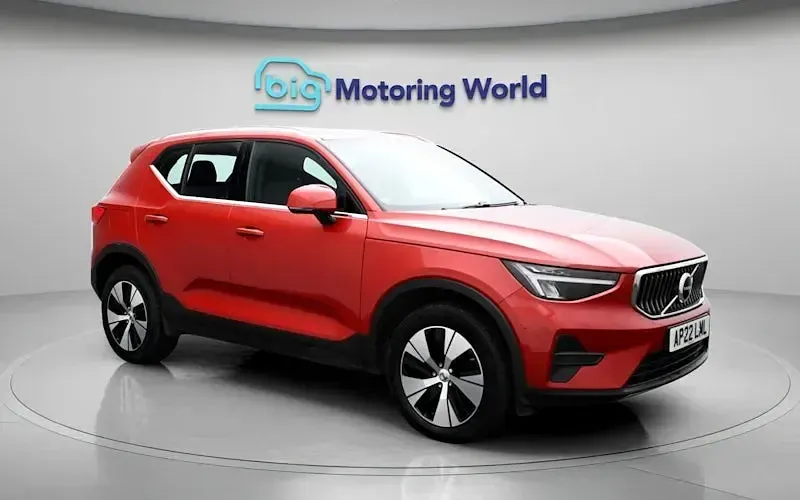Used Volvo XC40 Core 211 HP (155 kW) 2022 Red SUV