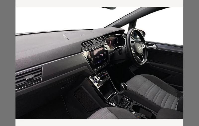 Used VW Touran R-line 150 HP (110 kW) 2022 Blue MPV