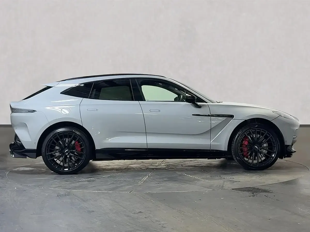 Used Aston Martin DBX 707 HP (519 kW) 2024 Grey SUV