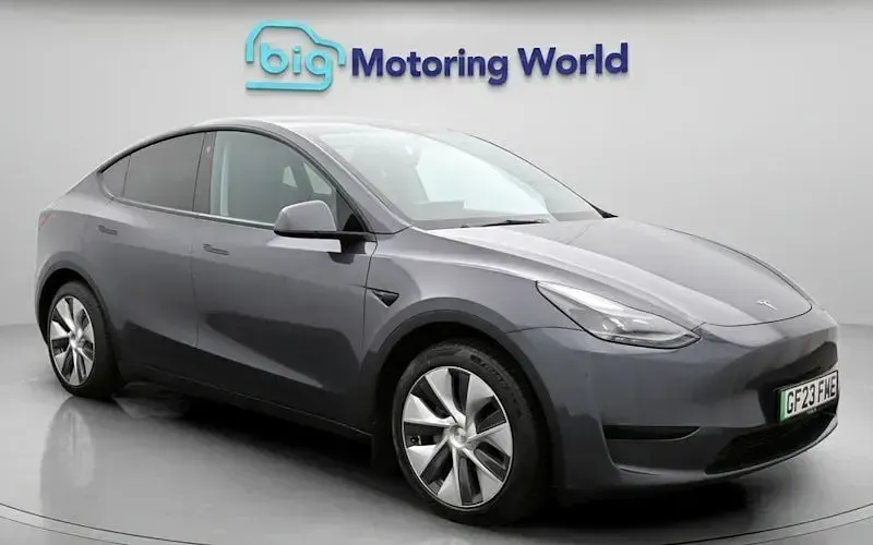 Käytetty Tesla Model Y RWD 219 kW (299 HP) 2023 Katumaasturi