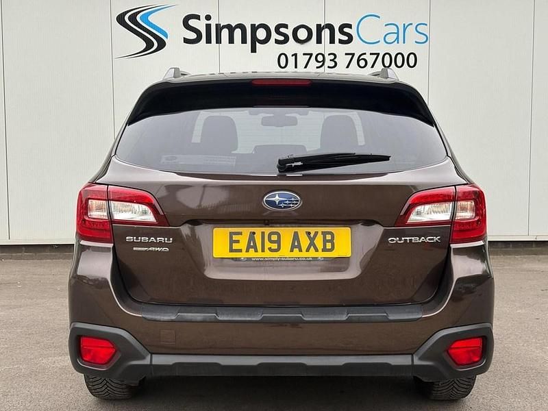 Usado Subaru Outback Premium 2019 Marrón Familiar