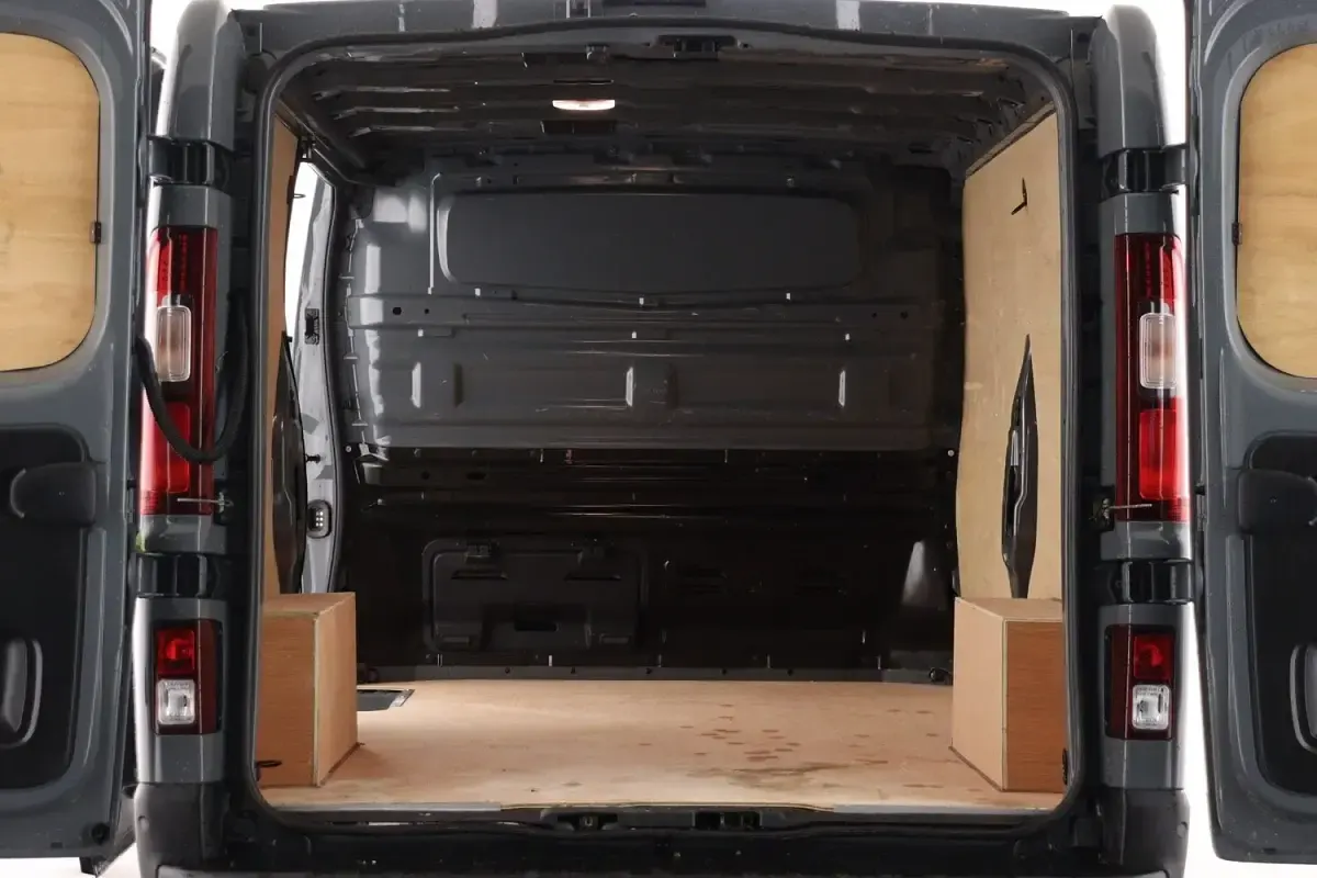 New Renault Trafic 170 HP (125 kW) 2025 Grey MPV
