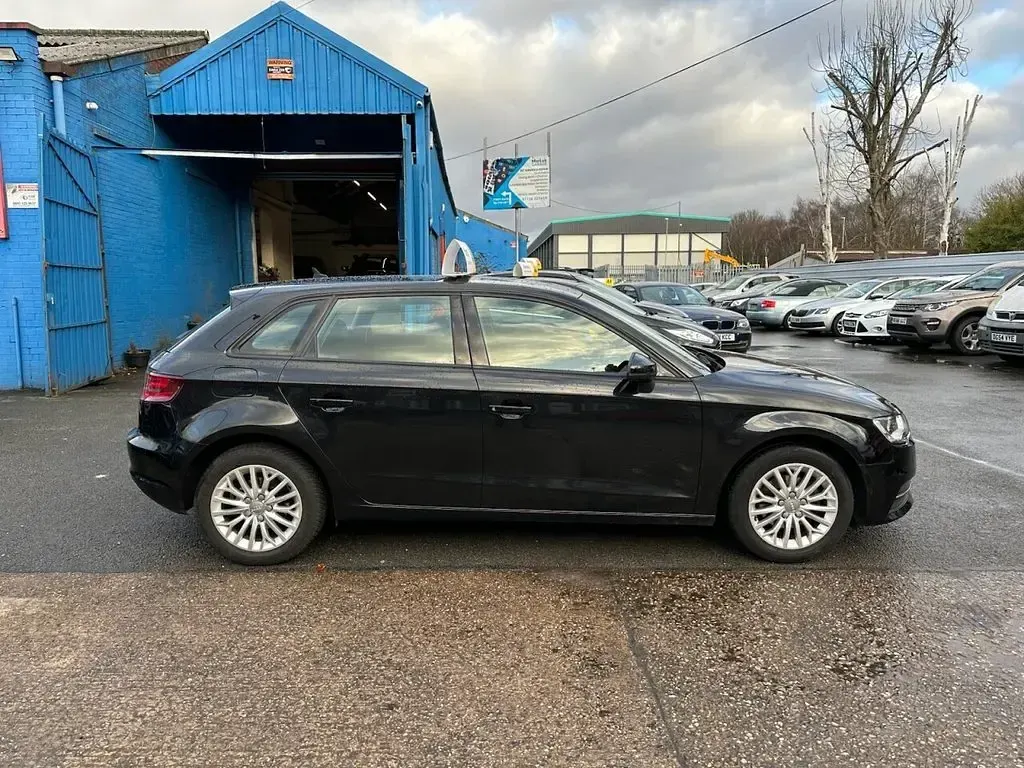 Used Audi A3 Design 110 HP (80 kW) 2015 Black Hatchback