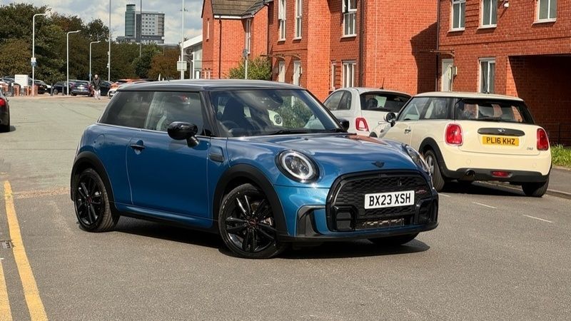 Blue Used 2023 Mini Cooper Hatch Hatchback | £20,000 (Fair price) - Image 1/4