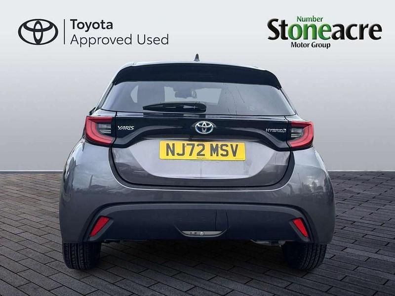 Used Toyota Yaris Hybrid Design 116 HP (85 kW) 2022 Grey Hatchback