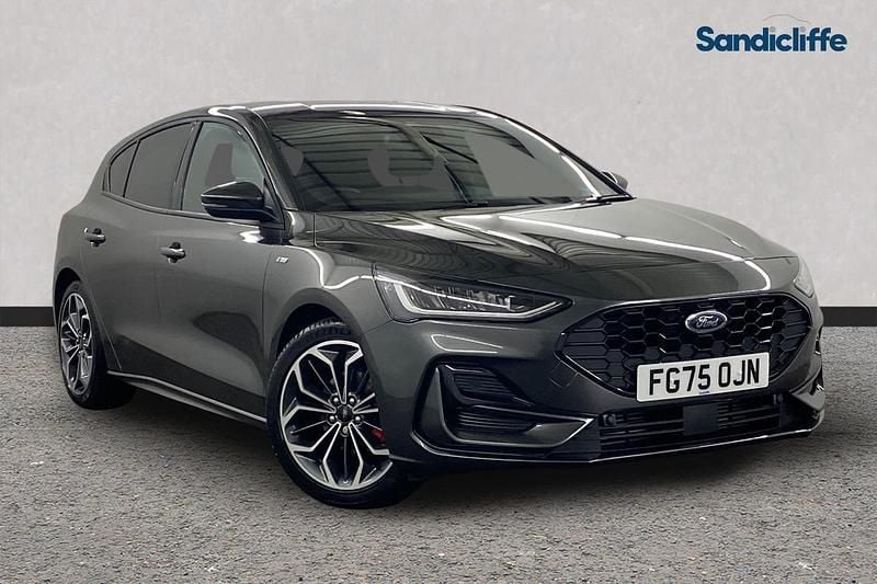 Frozen white (premium colour) New 2025 Ford Focus ST-Line X Hatchback | £23,397 (Fair price) - Image 1/4