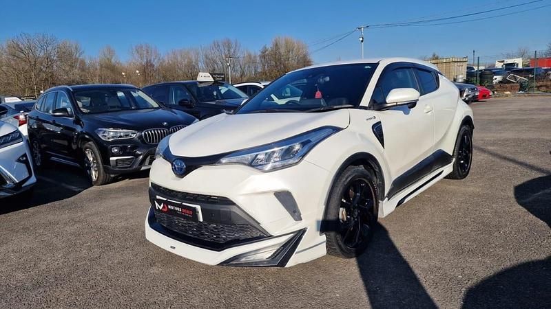 Used Toyota C-HR 122 HP (89 kW) 2019 White SUV