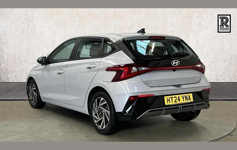 Used Hyundai i20 Advanced 99 HP (72 kW) 2024 Grey Hatchback