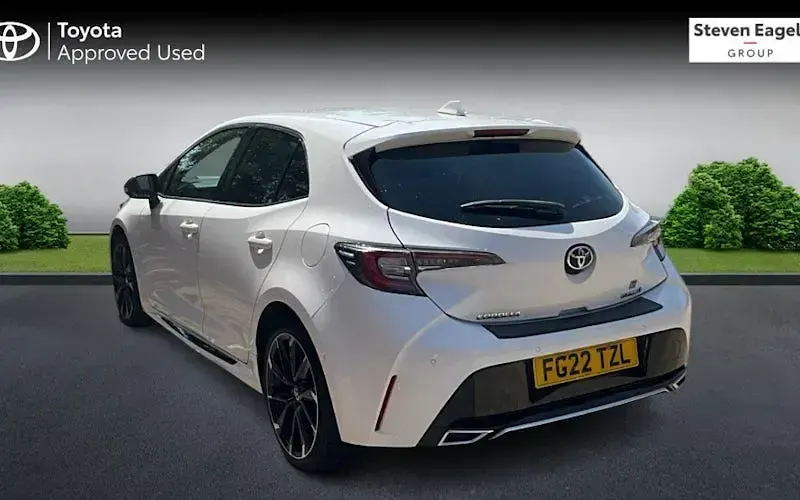 Used Toyota Corolla Sport 122 HP (89 kW) 2022 White Hatchback