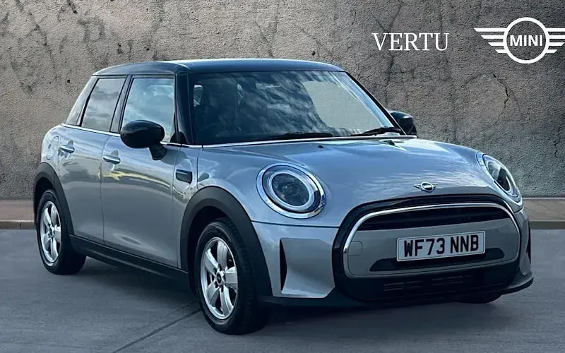Begagnad Mini Cooper Classic 136 HK (100 kW) 2022 Halvkombi