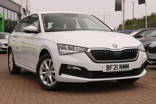 Moon white metallic Used 2021 Skoda Scala SE Hatchback | £13,495 (Fair price) - Image 1/4