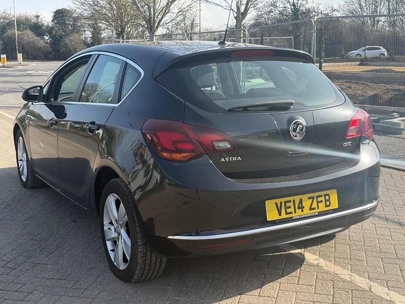Used Vauxhall Astra SRi 136 HP (100 kW) 2014 Black Hatchback