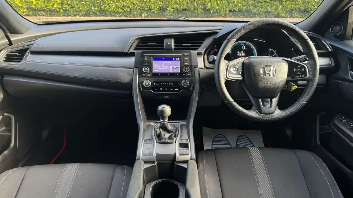 Used Honda Civic SE 129 HP (94 kW) 2017 Grey Hatchback