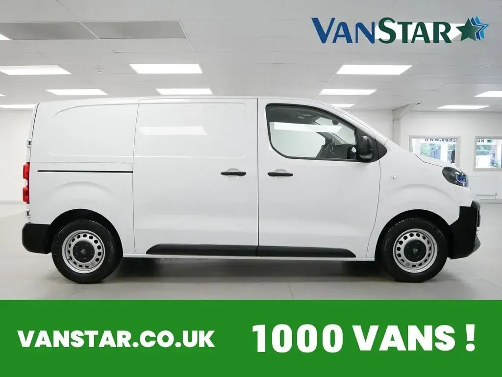 Used Peugeot e-Expert 100 kW (136 HP) 2024 White Van