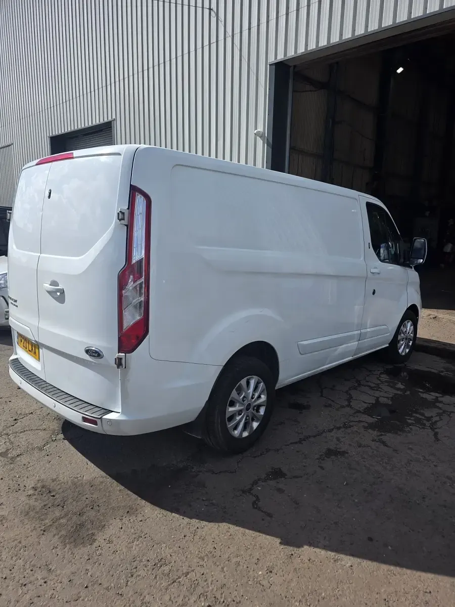 Used Ford Transit Custom Limited 130 HP (95 kW) 2020 White Van
