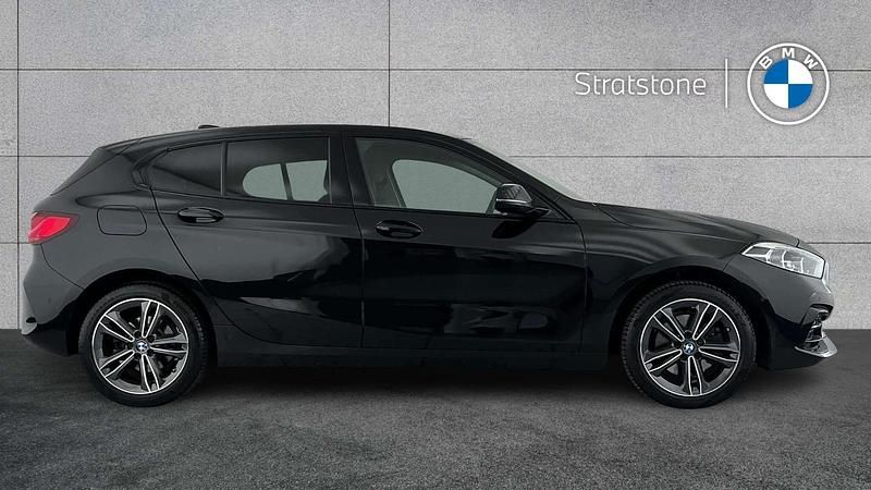 Used BMW 118 Sport Line 134 HP (98 kW) 2023 Black Hatchback