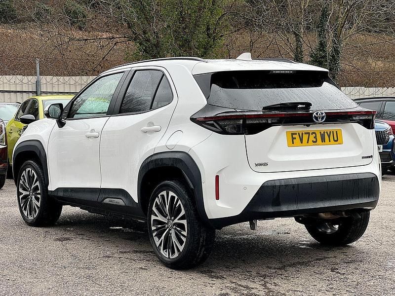 Used Toyota Yaris Hybrid 128 HP (94 kW) 2023 White