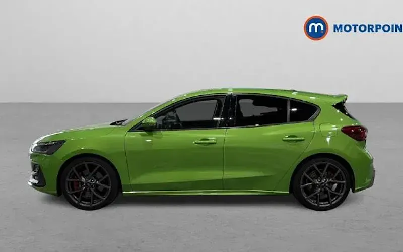 Used Ford Focus ST 280 HP (205 kW) 2023 Green Hatchback